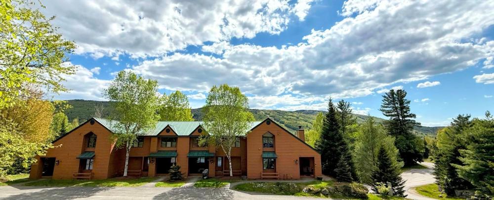 W5 AIR CONDITIONED Mount Washington Place townhouse with fireplace air hockey free and fast wifi